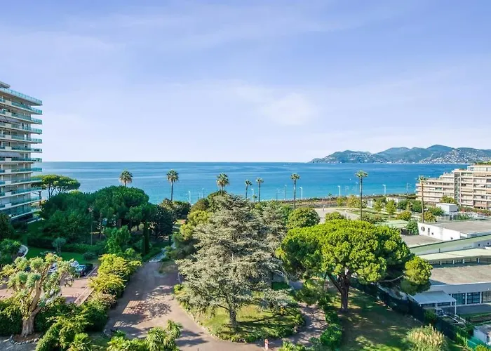 Et 2 Etoiles カンヌ